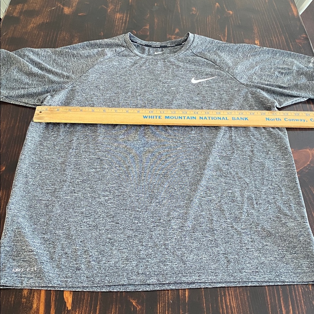 Mens Large Nike Dri-FIT Swim Shirt with UPF 40 + in Heather Gray - Picture 4 of 6